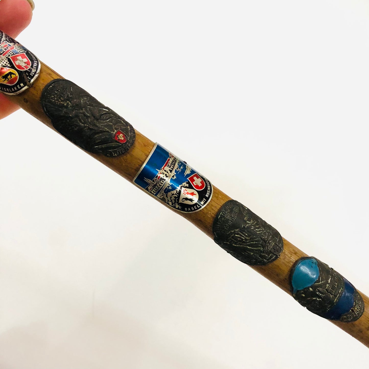 Vintage antique wooden 33 inch Grindelwald walking stick carved & metal badges