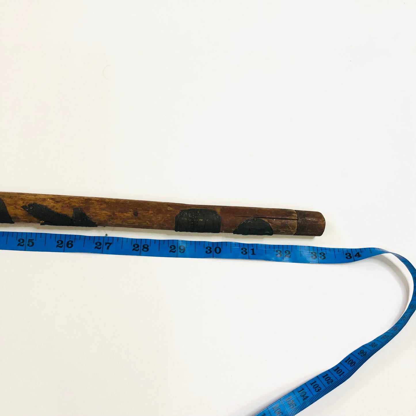 Vintage antique wooden 33 inch Grindelwald walking stick carved & metal badges