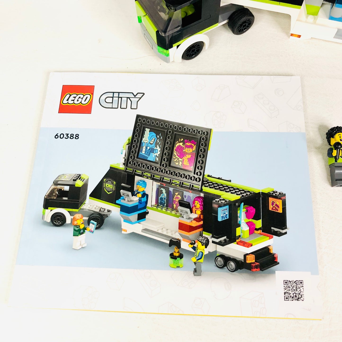 LEGO CITY: Gaming Tournament Truck (60388) 100% Complete With instructions