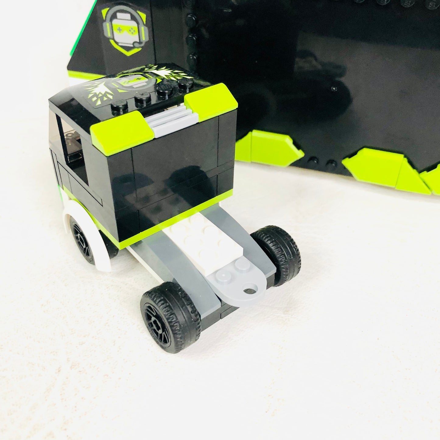 LEGO CITY: Gaming Tournament Truck (60388) 100% Complete With instructions