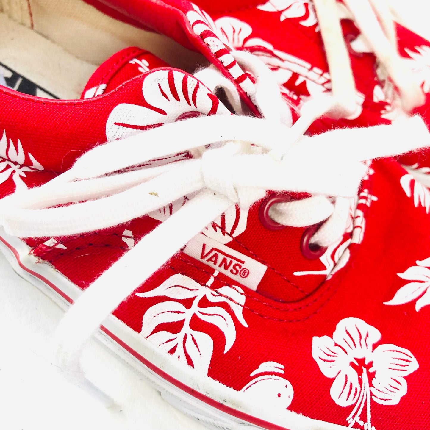 Vans Era Tropicoco Red & White Flower Pattern Trainers Sneaker UK 5.5 Womens