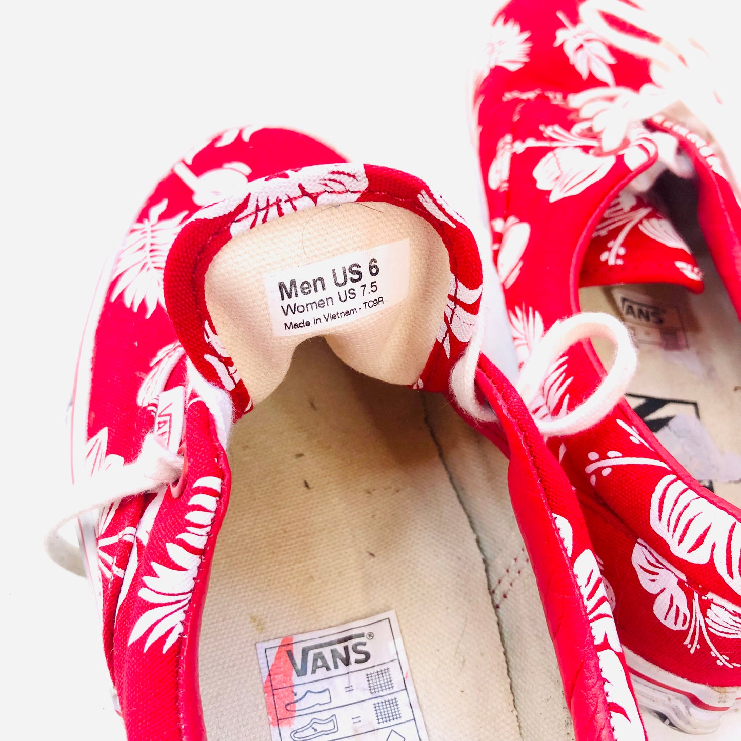 Vans Era Tropicoco Red & White Flower Pattern Trainers Sneaker UK 5.5 Womens