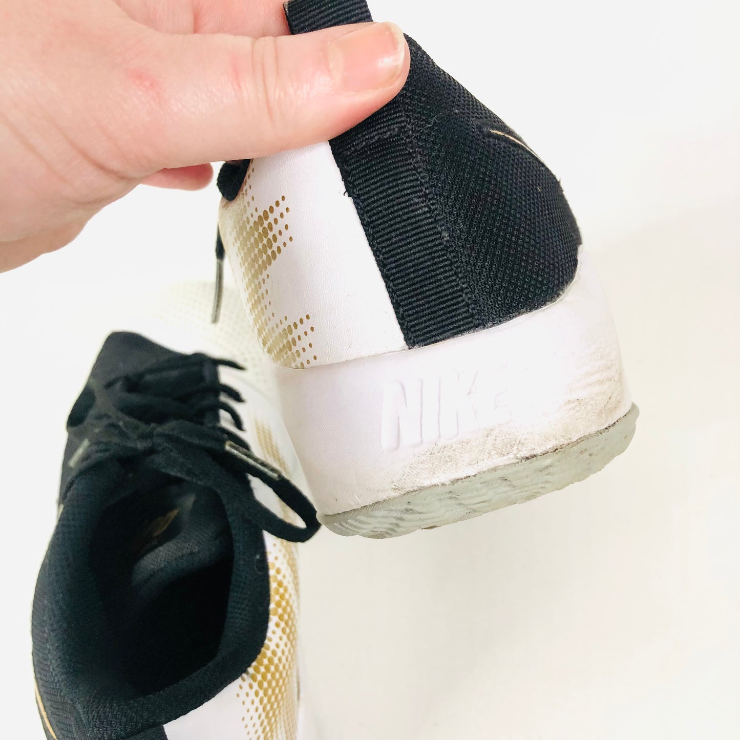 NIKE Black, White & Gold Team Hustle Quick Trainers AT5298-010 Youth Size 5Y (EU 38) Unisex