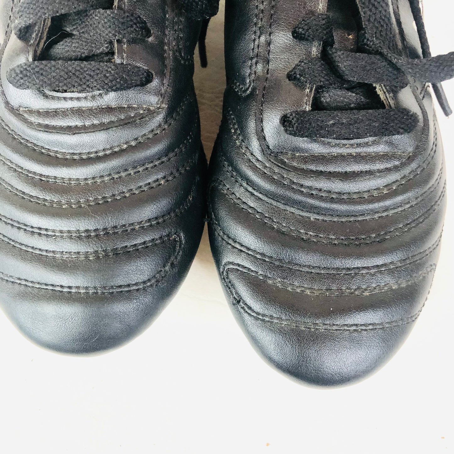 Sondico Strike SG 20 Soft Ground Black & White Football Boots Size 4 (EU 37)