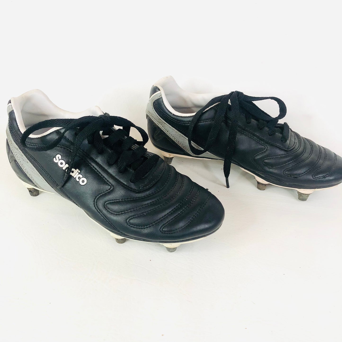 Sondico Strike SG 20 Soft Ground Black & White Football Boots Size 4 (EU 37)