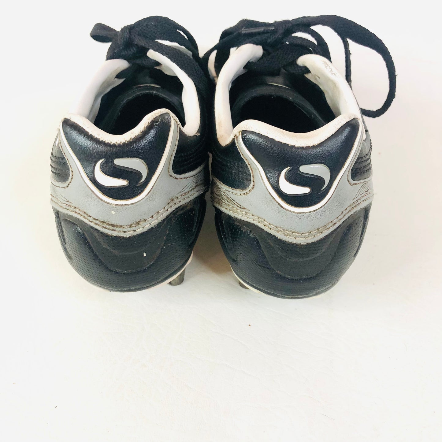 Sondico Strike SG 20 Soft Ground Black & White Football Boots Size 4 (EU 37)