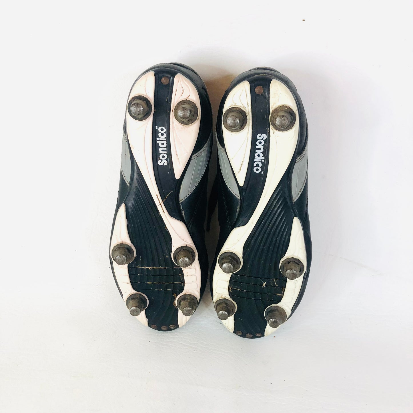Sondico Strike SG 20 Soft Ground Black & White Football Boots Size 4 (EU 37)