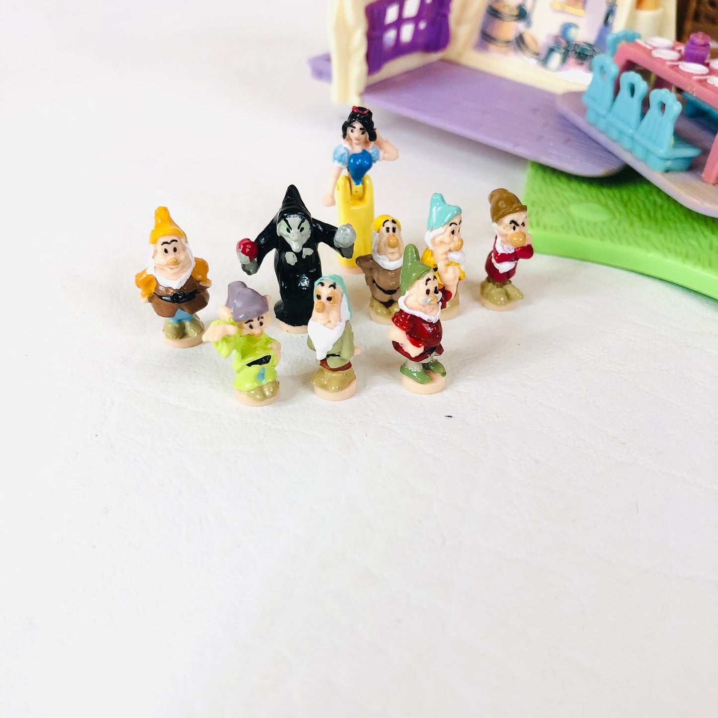 Bluebird Polly Pocket Disney Snow White And Seven Dwarfs Cottage & Figures 1995