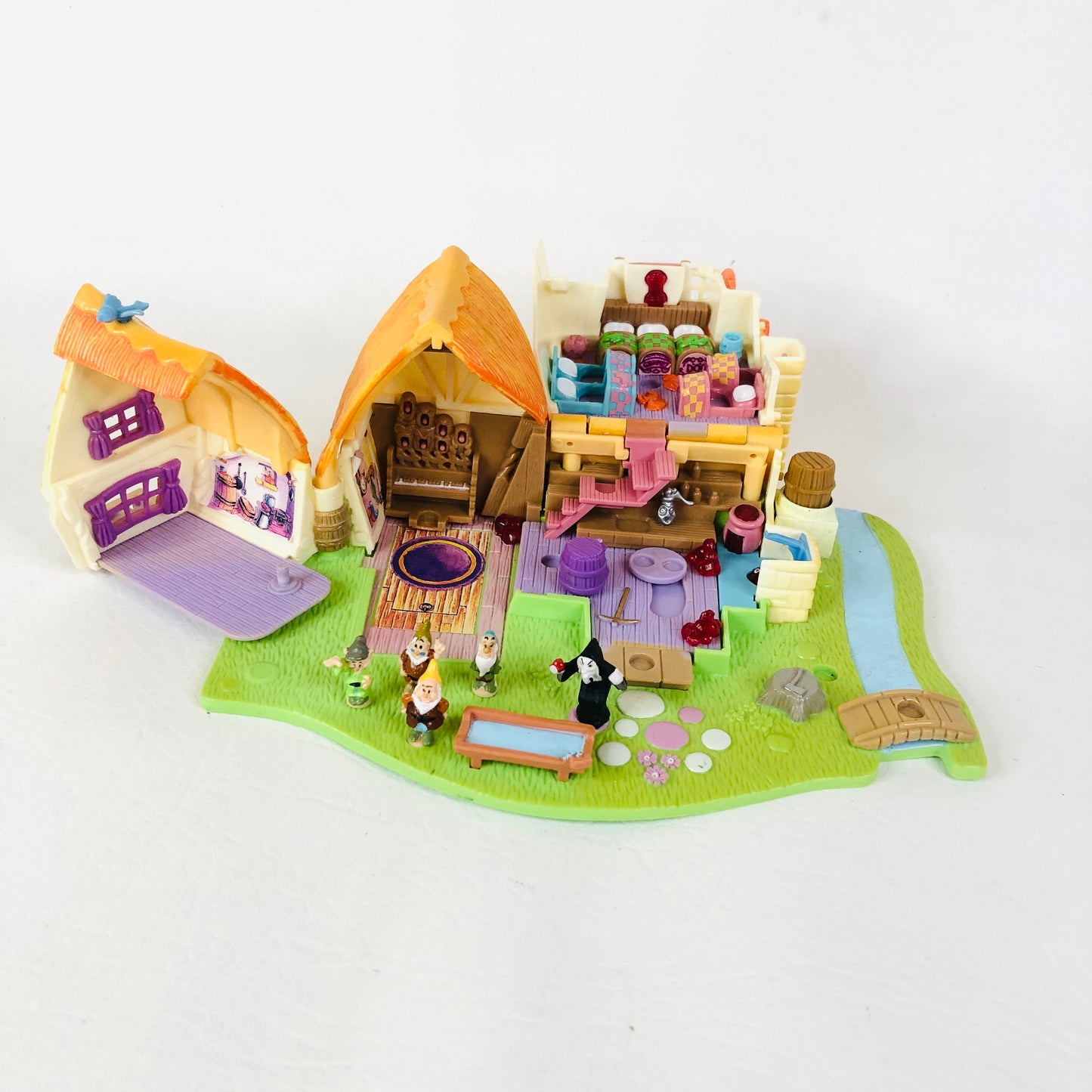Bluebird Polly Pocket Disney Snow White And Seven Dwarfs Cottage & Figures 1995 - Incomplete