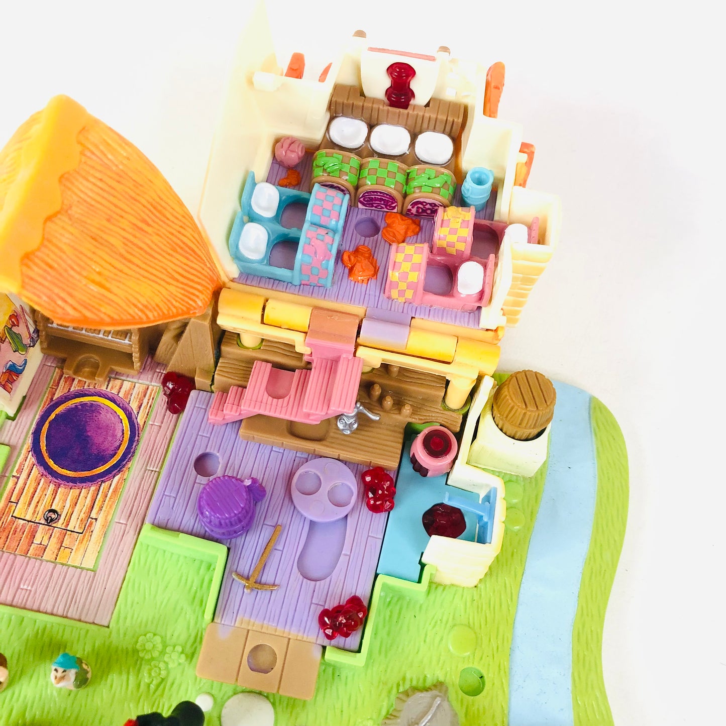 Bluebird Polly Pocket Disney Snow White And Seven Dwarfs Cottage & Figures 1995 - Incomplete