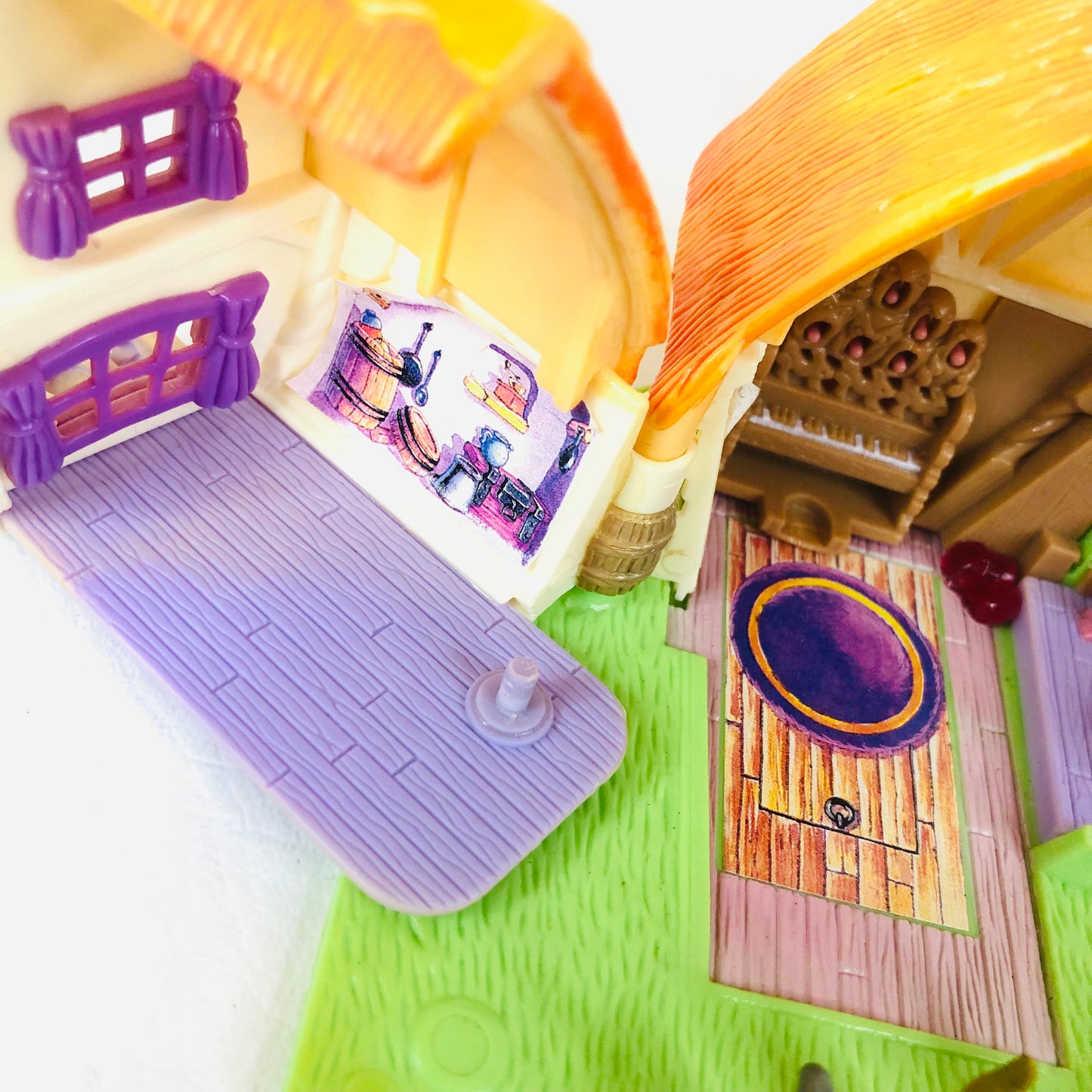 Bluebird Polly Pocket Disney Snow White And Seven Dwarfs Cottage & Figures 1995 - Incomplete