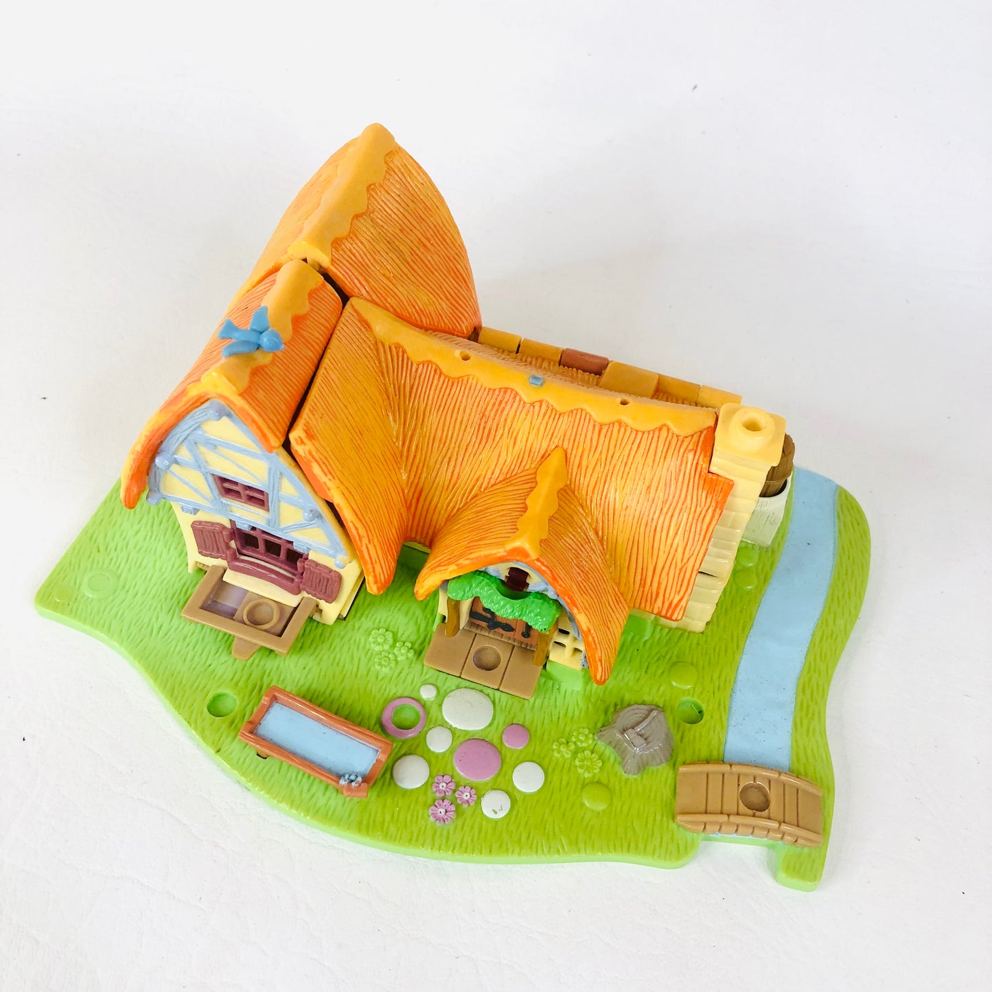 Bluebird Polly Pocket Disney Snow White And Seven Dwarfs Cottage & Figures 1995 - Incomplete