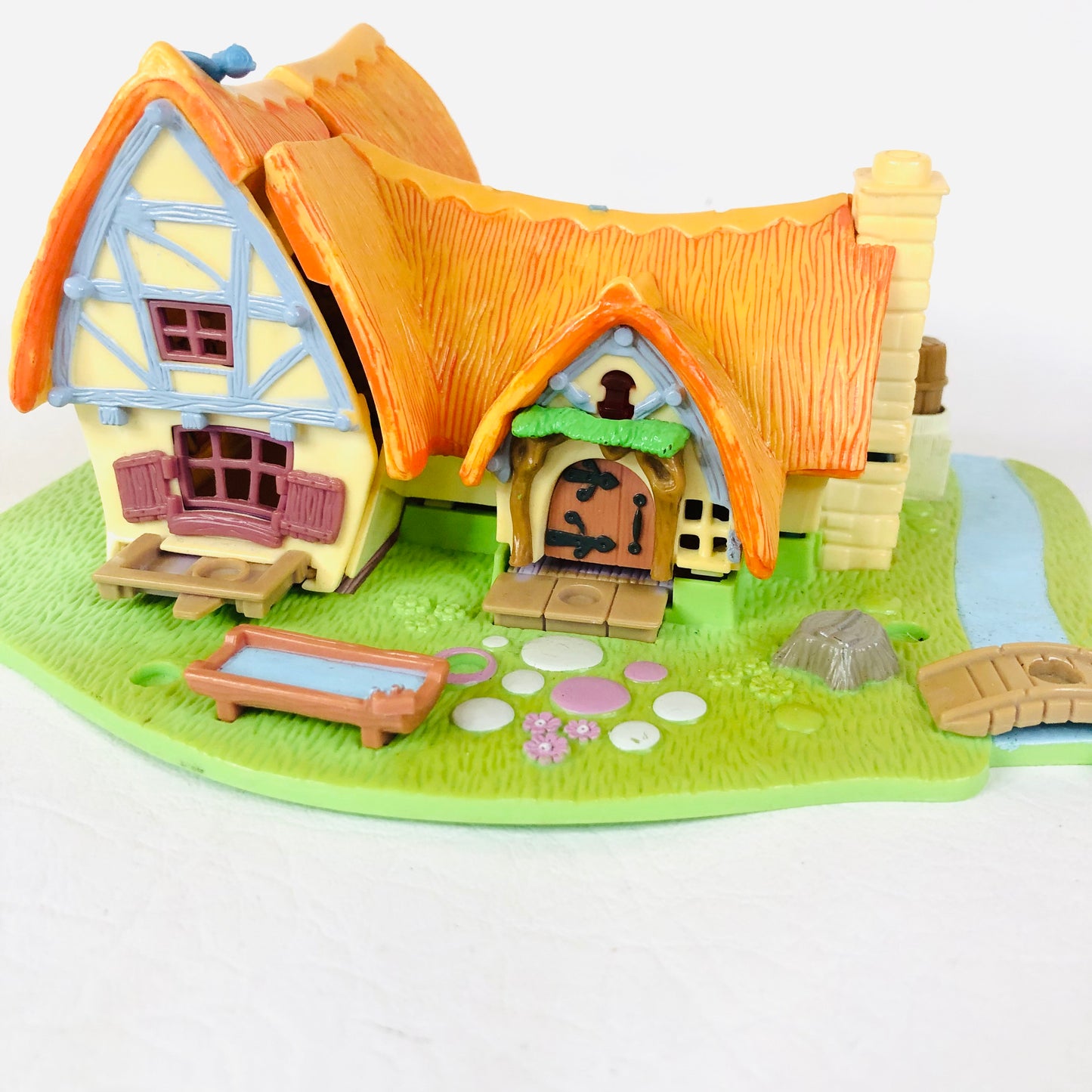 Bluebird Polly Pocket Disney Snow White And Seven Dwarfs Cottage & Figures 1995 - Incomplete