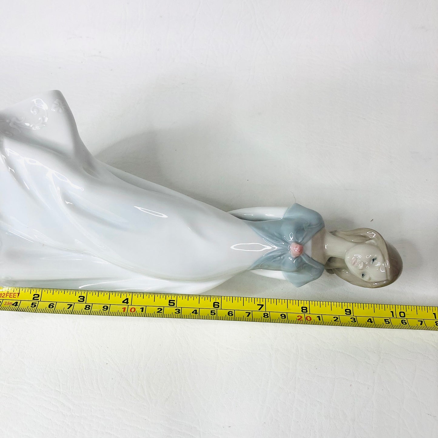 Nao by Lladro Porcelain Figurine 'Truly in Love' Lady Girl #1450 10" Ornament VGC Condition