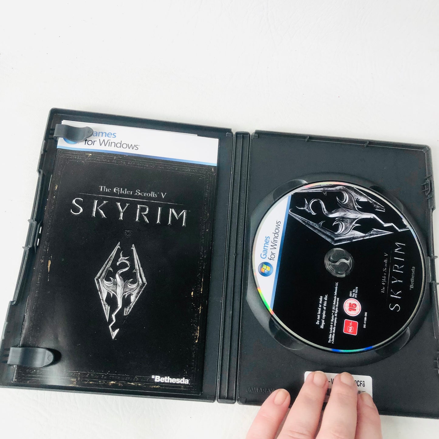 The Elder Scrolls V: Skyrim - PC DVD (Complete with Manual)