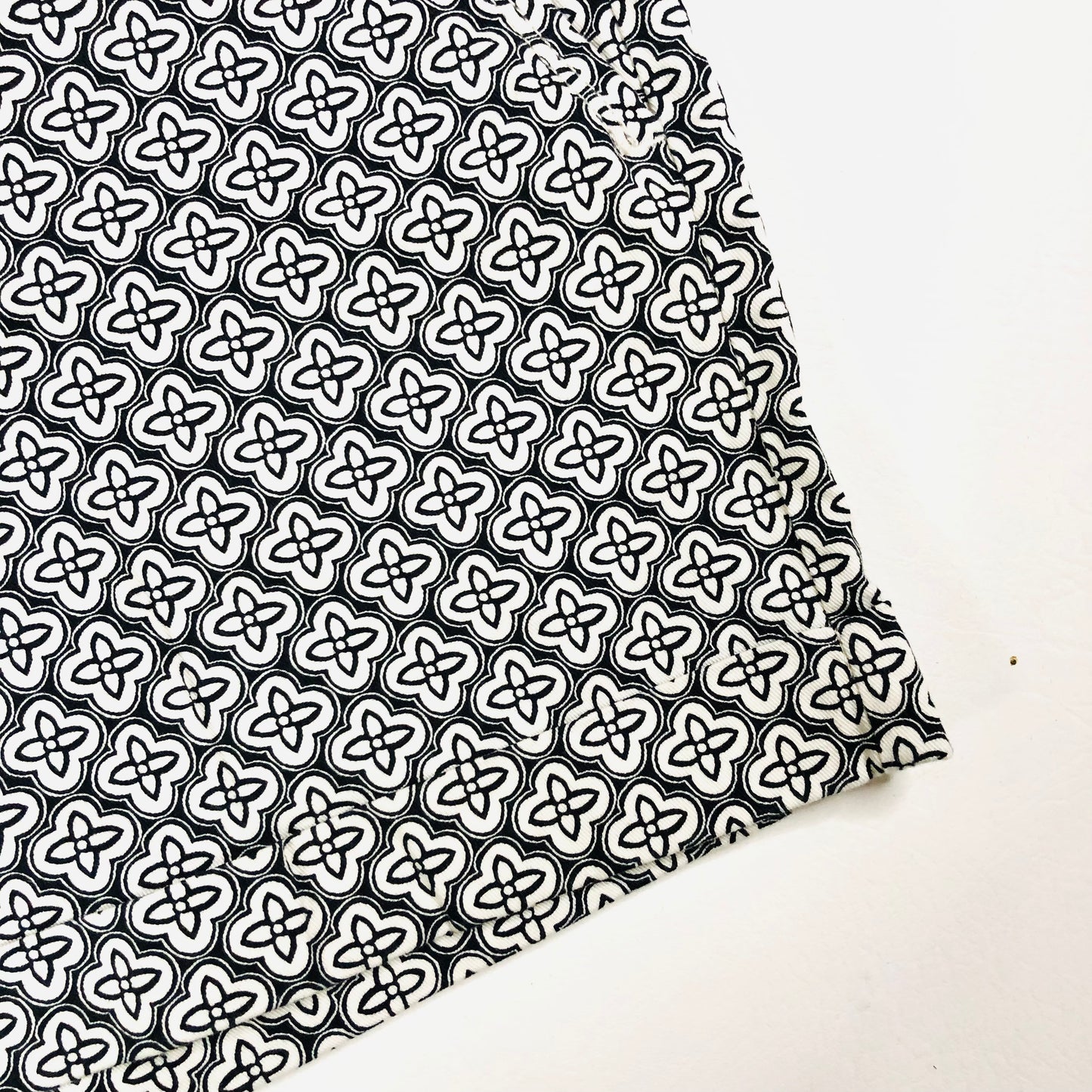 Banana Republic Hamptons Black & White Geometric Patterned Hot Pant Shorts Size US 8 (UK12)
