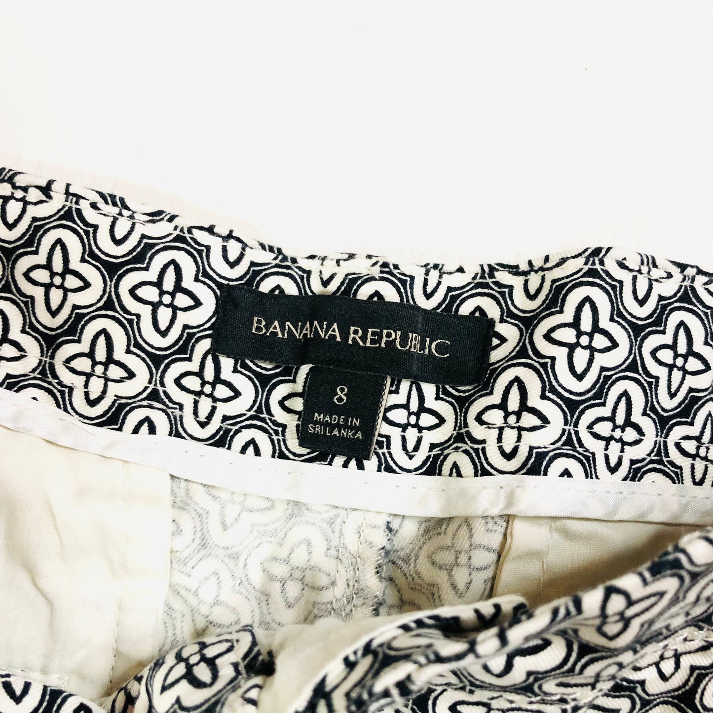 Banana Republic Hamptons Black & White Geometric Patterned Hot Pant Shorts Size US 8 (UK12)