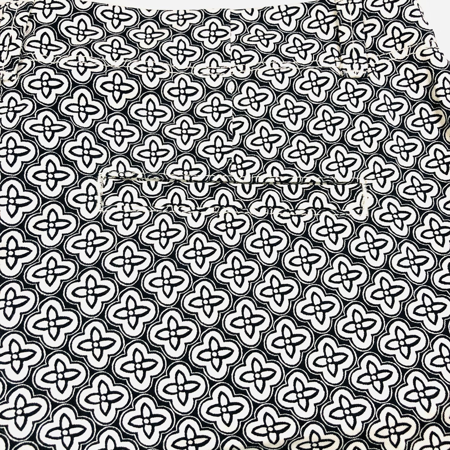 Banana Republic Hamptons Black & White Geometric Patterned Hot Pant Shorts Size US 8 (UK12)