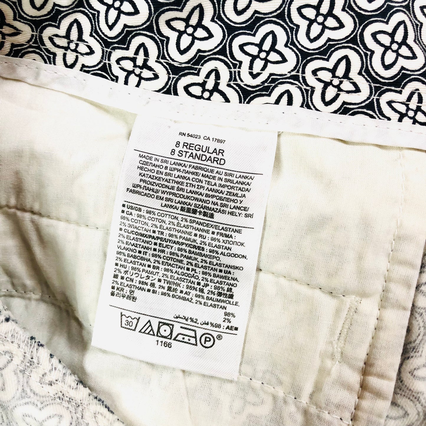 Banana Republic Hamptons Black & White Geometric Patterned Hot Pant Shorts Size US 8 (UK12)