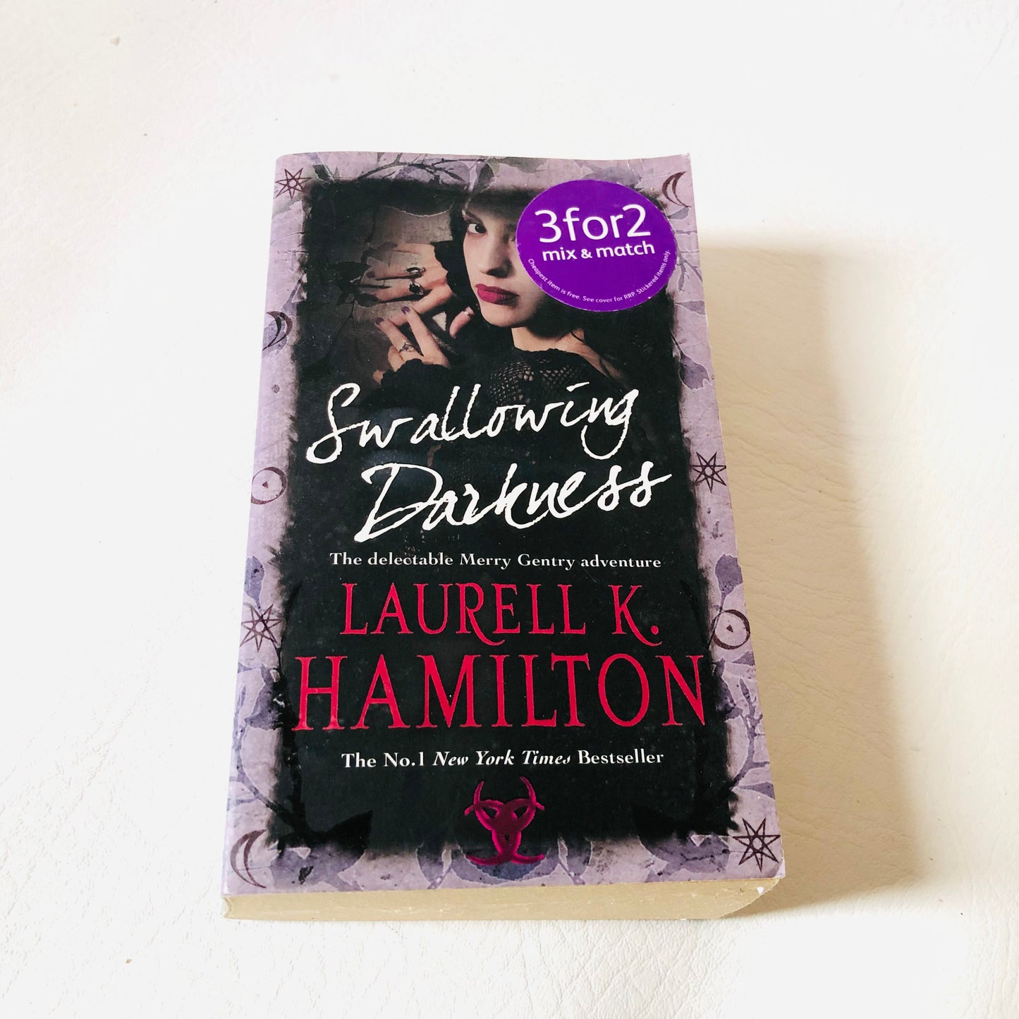 Swallowing Darkness Urban Fantasy (Merry Gentry 7) Laurell K Hamilton Novel Book