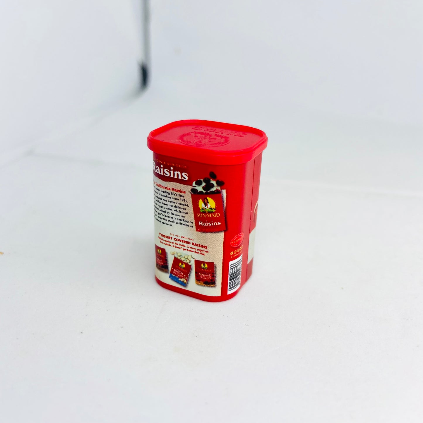 ZURU Mini Brands Candies x5 Iconic Bundle Series 2 (Clean & Simple, Sun-maid, Basket, Cereals)