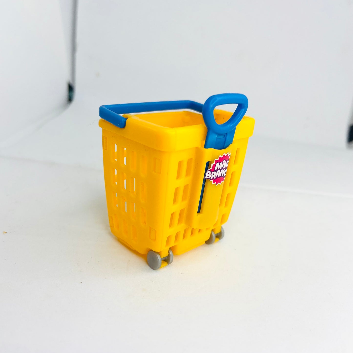 ZURU Mini Brands Candies x5 Iconic Bundle Series 2 (Clean & Simple, Sun-maid, Basket, Cereals)