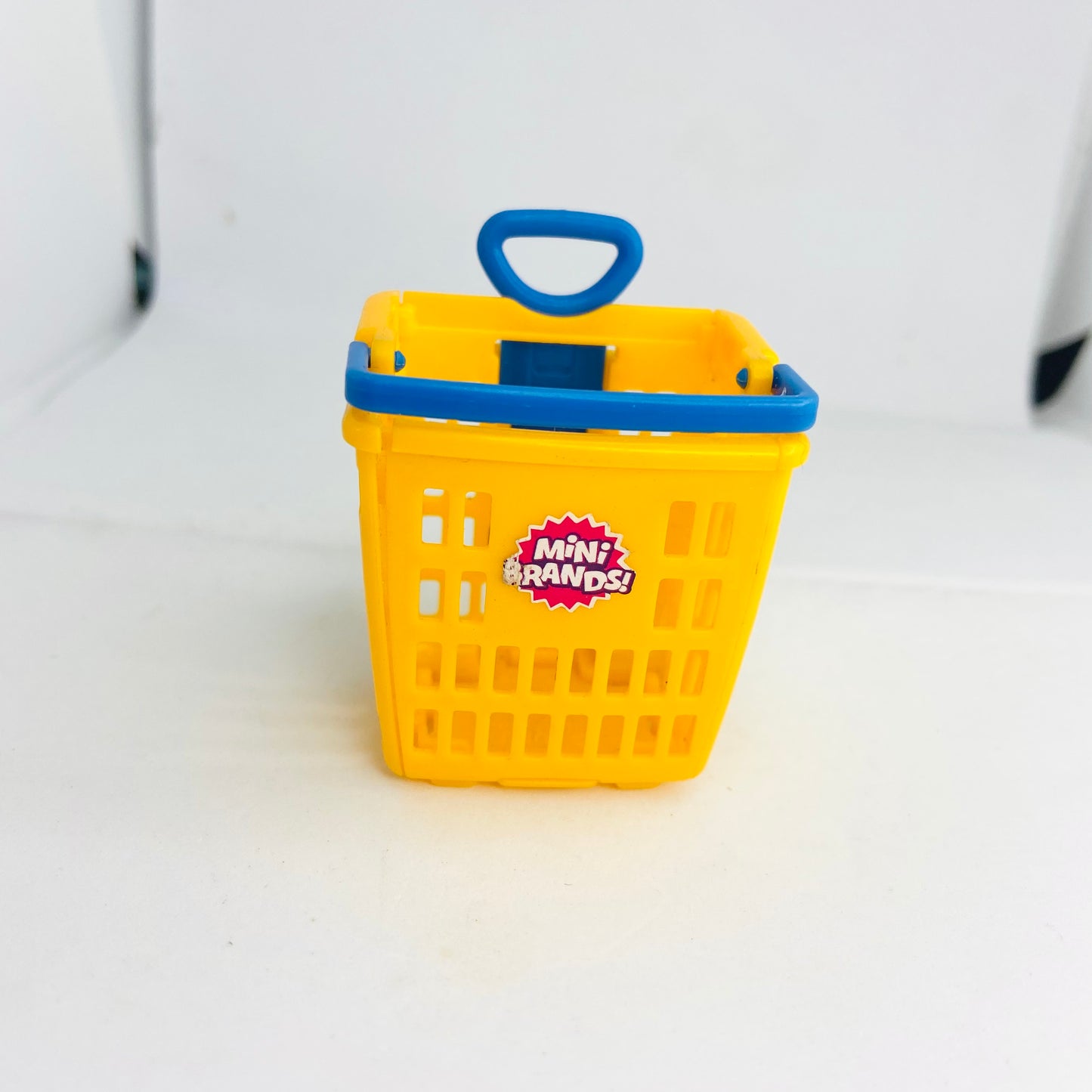 ZURU Mini Brands Candies x5 Iconic Bundle Series 2 (Clean & Simple, Sun-maid, Basket, Cereals)