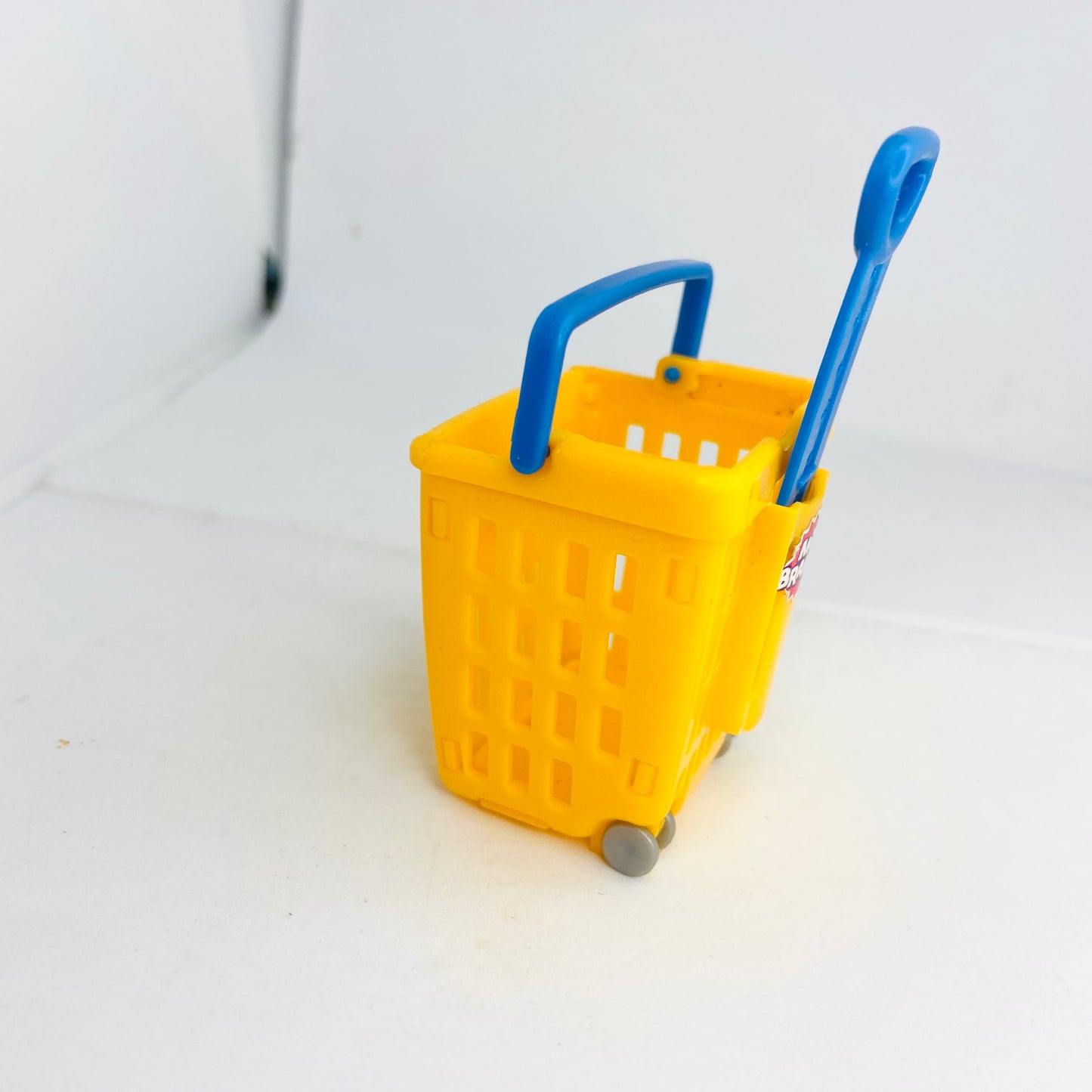 ZURU Mini Brands Candies x5 Iconic Bundle Series 2 (Clean & Simple, Sun-maid, Basket, Cereals)