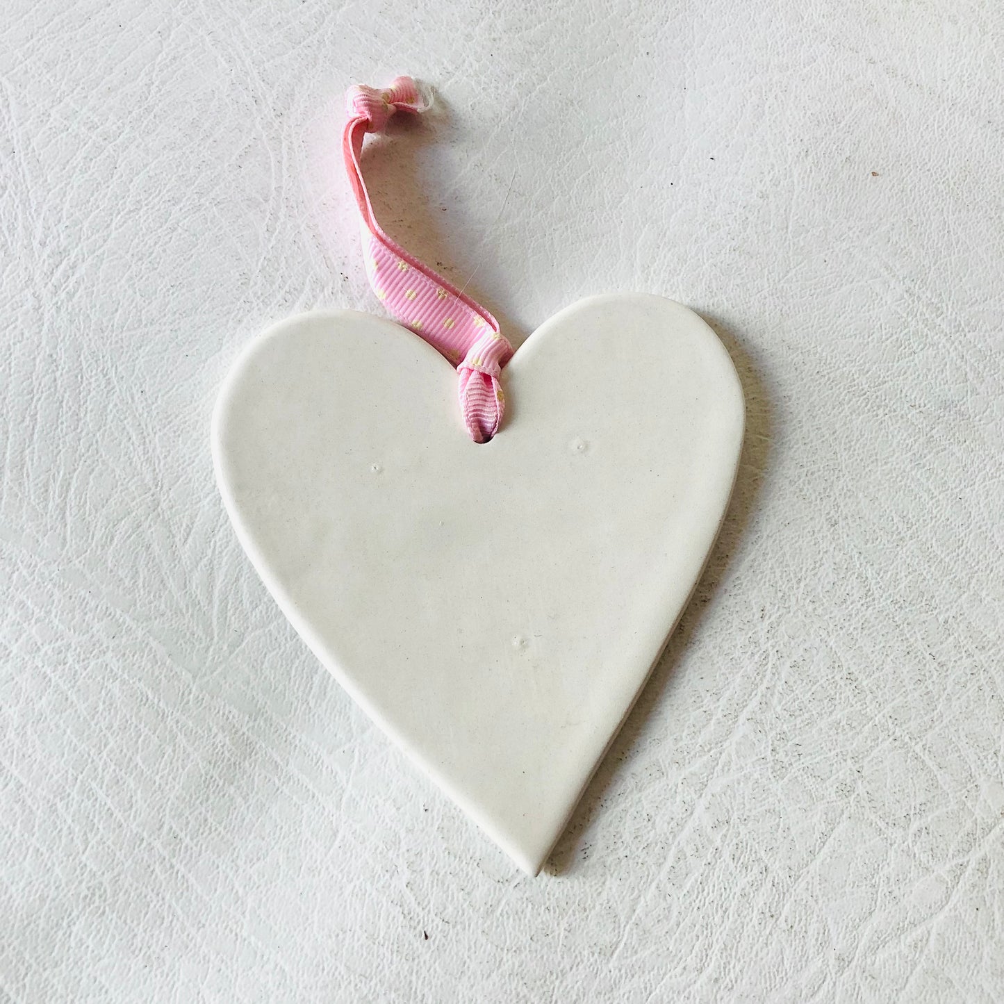 2x Ceramic Porcelain Handmade ‘Congrats’ Celebration Hearts Pink & Purple Gifts