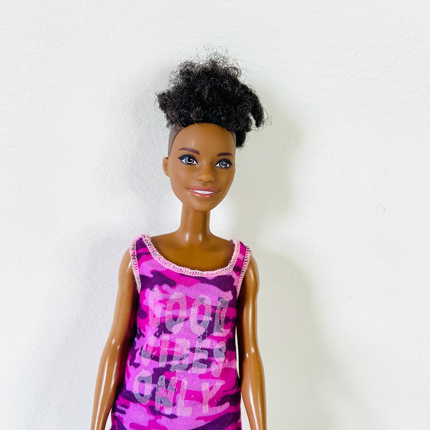 Barbie Fashionistas Doll #128 (GHP98) Good Vibes Only Summer Black Hair (No Shoes or Watch)