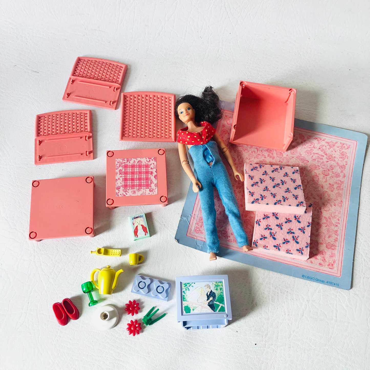 Lego Scala:  Living Room  (3201) Set Rare 1997  70% Complete Dollhouse