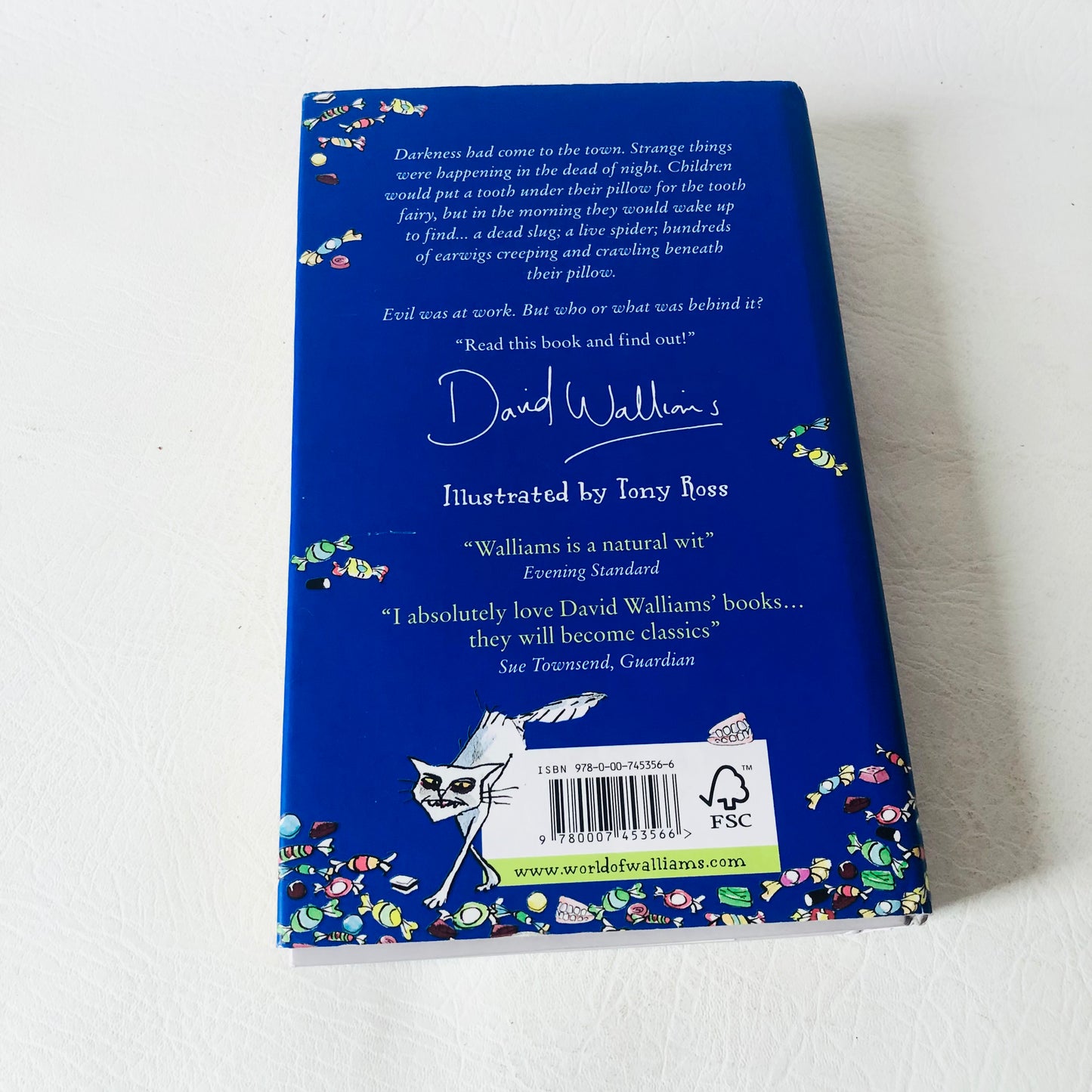 4x David Walliams Hardback Book Bundle (Demon Dentist / Awful Auntie / Bad Dad / Midnight Gang)