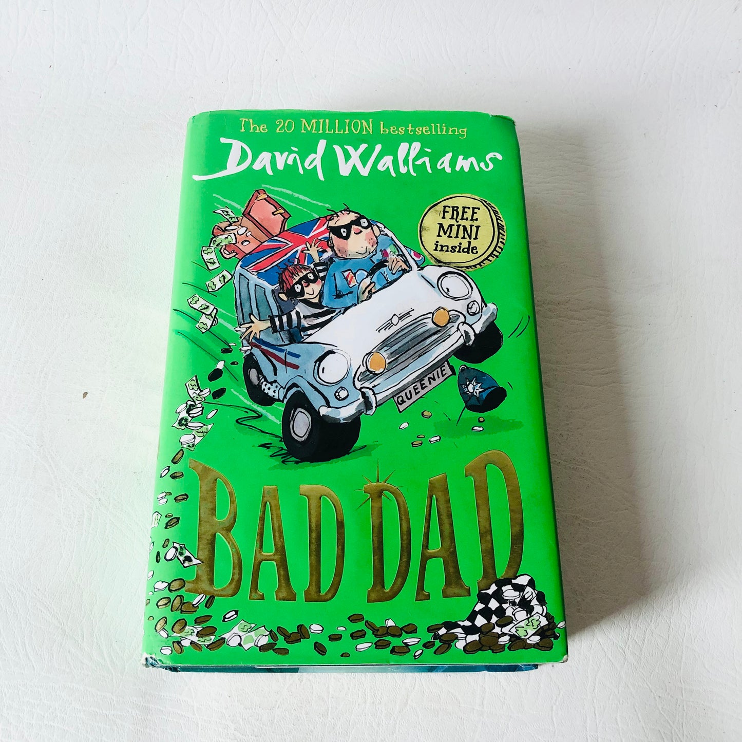 4x David Walliams Hardback Book Bundle (Demon Dentist / Awful Auntie / Bad Dad / Midnight Gang)