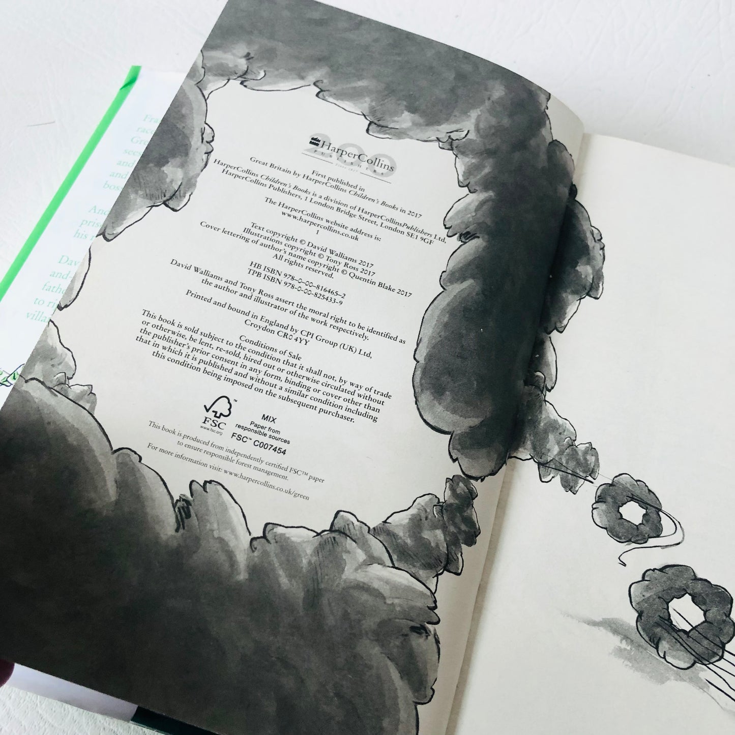 4x David Walliams Hardback Book Bundle (Demon Dentist / Awful Auntie / Bad Dad / Midnight Gang)