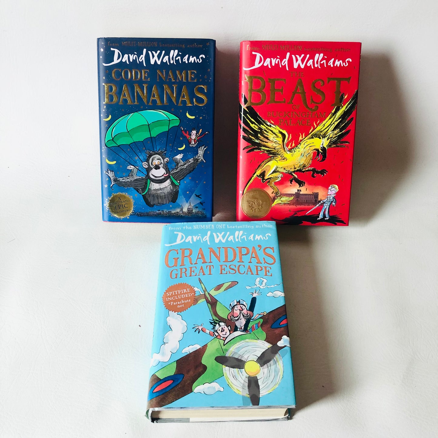 3x David Walliams Hardback Book Bundle (Code Name Bananas/ The Beast Buckingham / Grandpas Great Escape)