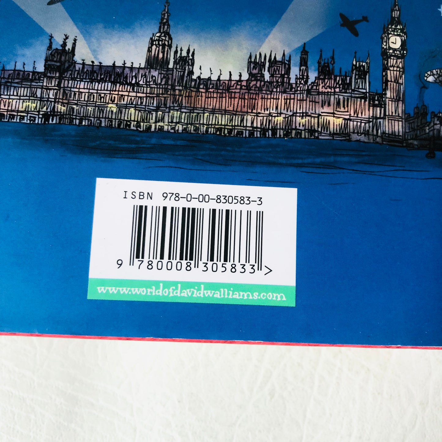 3x David Walliams Hardback Book Bundle (Code Name Bananas/ The Beast Buckingham / Grandpas Great Escape)