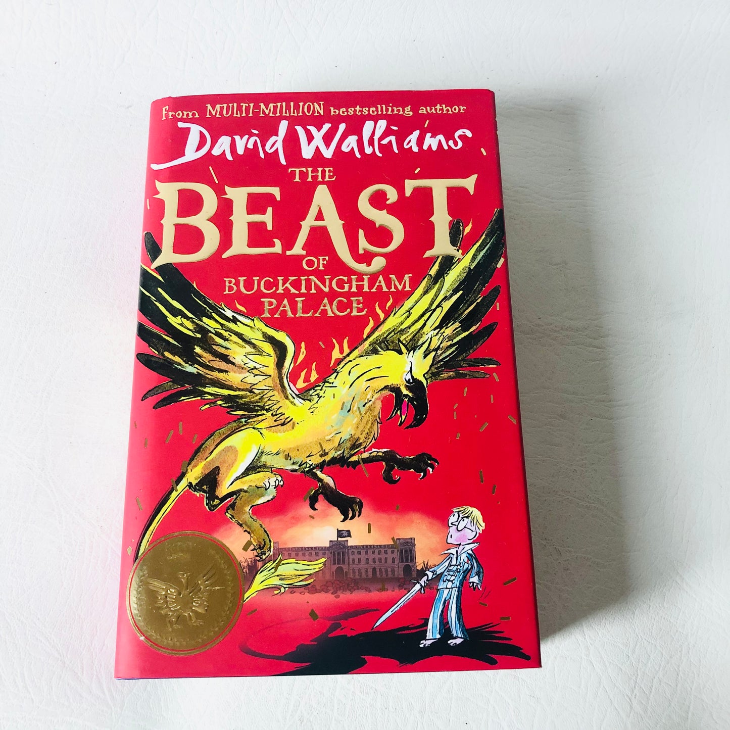 3x David Walliams Hardback Book Bundle (Code Name Bananas/ The Beast Buckingham / Grandpas Great Escape)