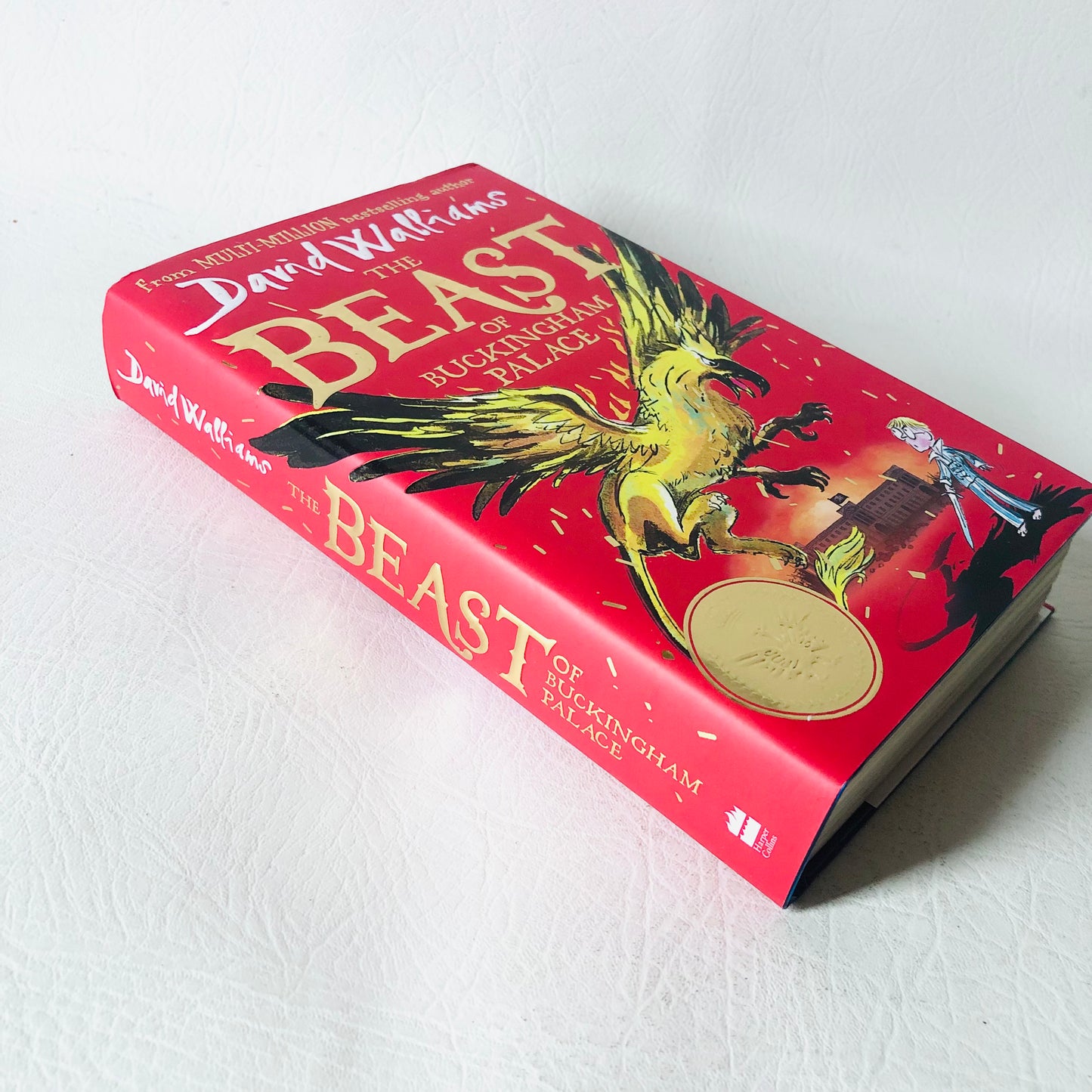 3x David Walliams Hardback Book Bundle (Code Name Bananas/ The Beast Buckingham / Grandpas Great Escape)