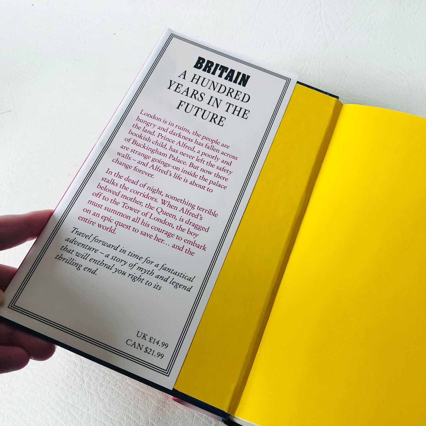 3x David Walliams Hardback Book Bundle (Code Name Bananas/ The Beast Buckingham / Grandpas Great Escape)