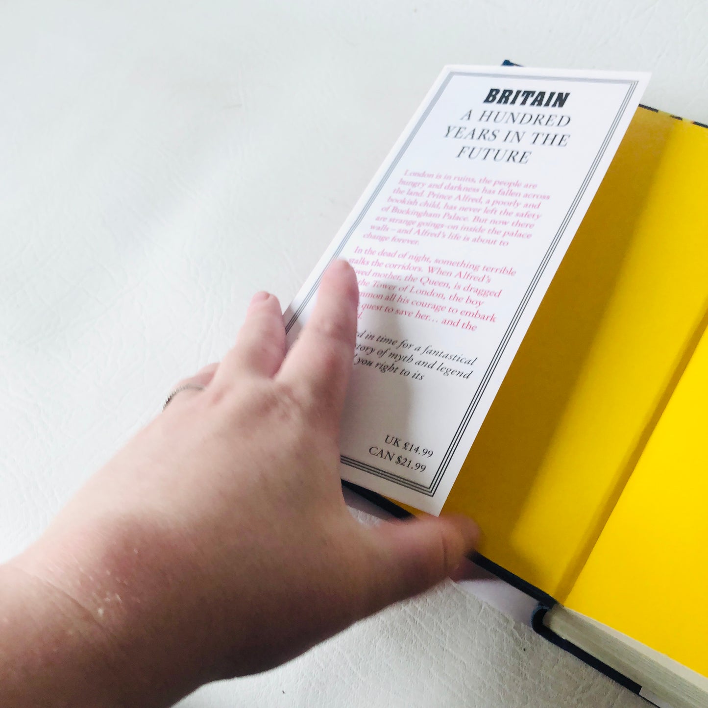 3x David Walliams Hardback Book Bundle (Code Name Bananas/ The Beast Buckingham / Grandpas Great Escape)