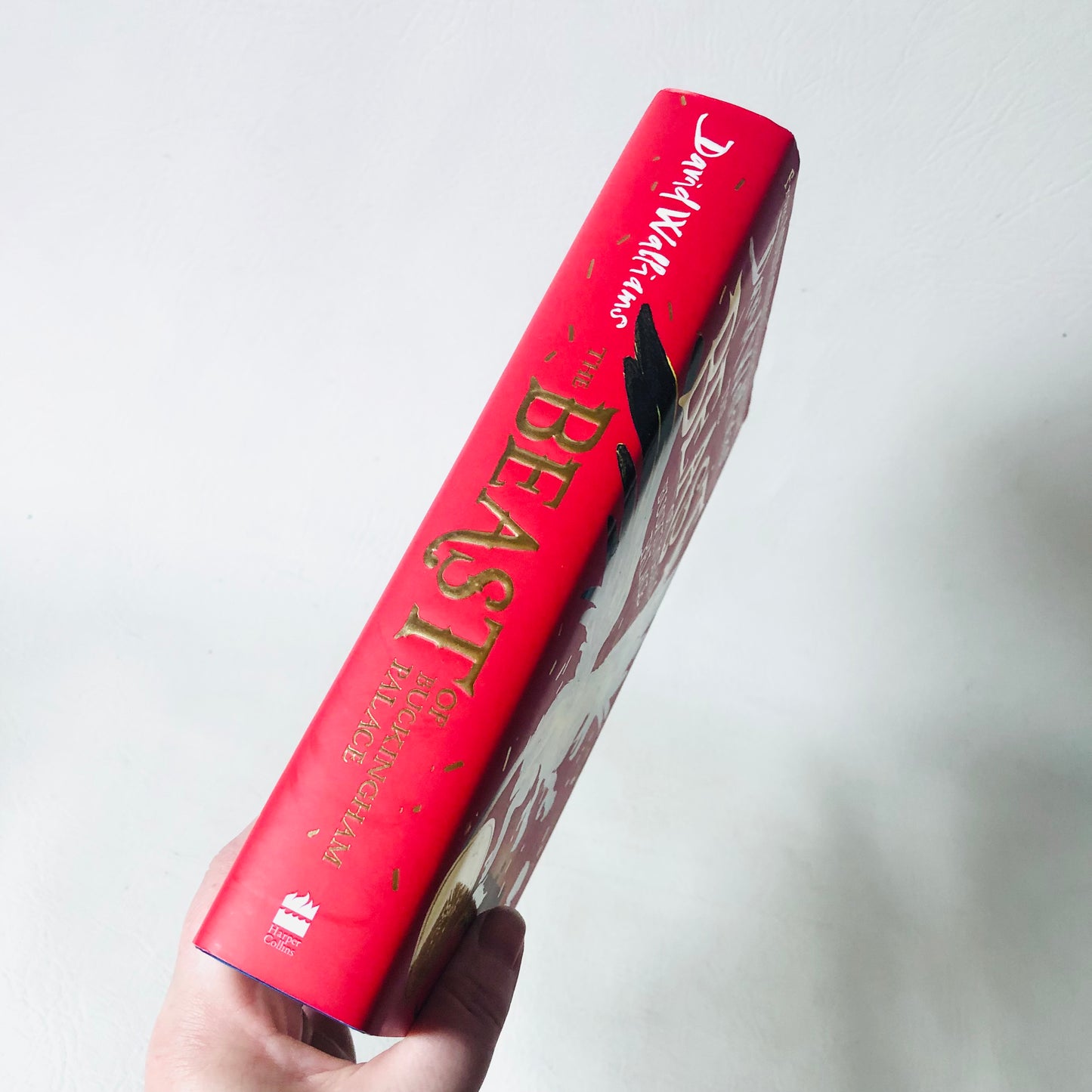 3x David Walliams Hardback Book Bundle (Code Name Bananas/ The Beast Buckingham / Grandpas Great Escape)