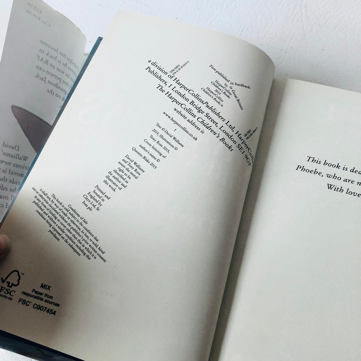 3x David Walliams Hardback Book Bundle (Code Name Bananas/ The Beast Buckingham / Grandpas Great Escape)