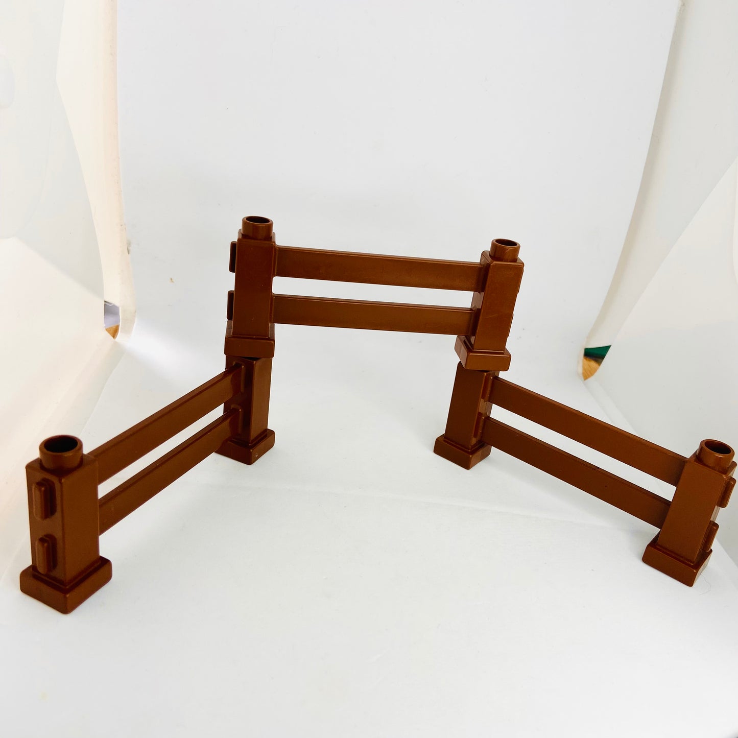Lego Duplo Retro Small Bundle Farm Accessories Parts 3x Fences (31021) 1x Red Feeding Trough (4882)