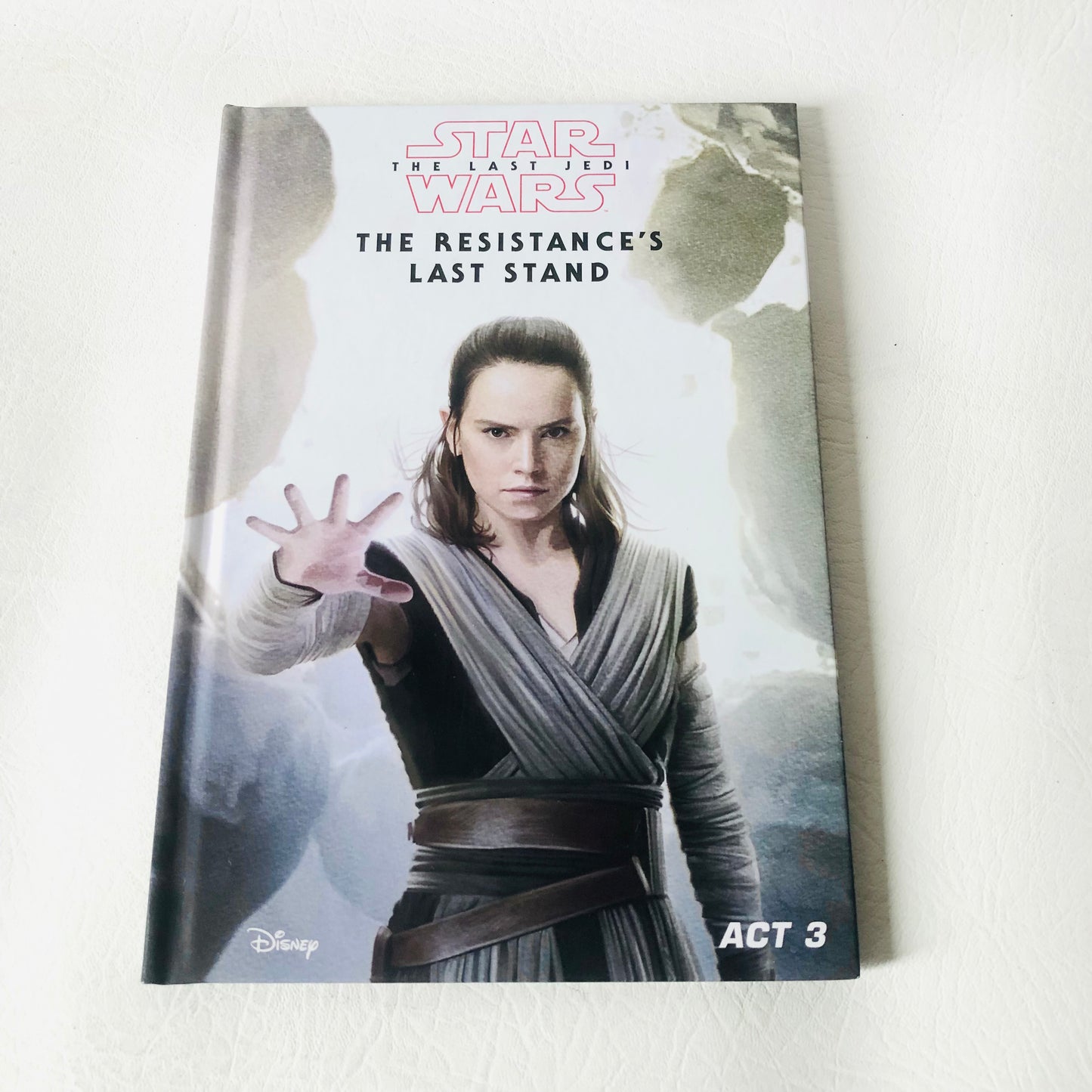 Star Wars The Last Jedi Trilogy (3 Book Set 2018) Illustrated Movie Adaption With Lightsaber projector