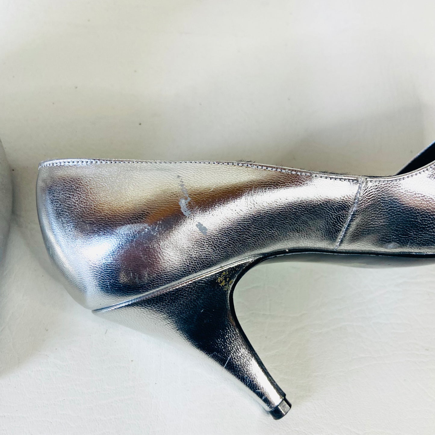 Bally |  Silver Metallic Leather High Heel Stiletto Court Shoes | Vintage 1980s | Disco Glam | Size 5 (38)