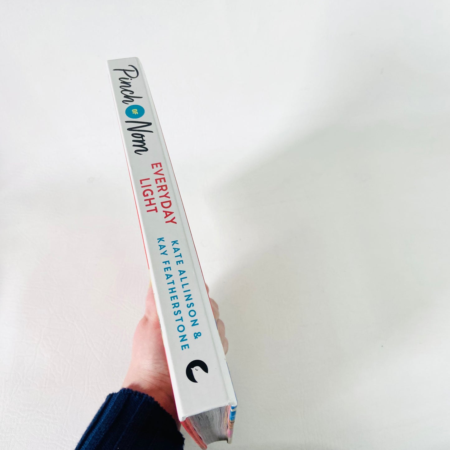 Pinch of Nom | Everyday Light 100 Slimming Recipes | Kay Featherstone Kate Allinson | Hardback Cookbook