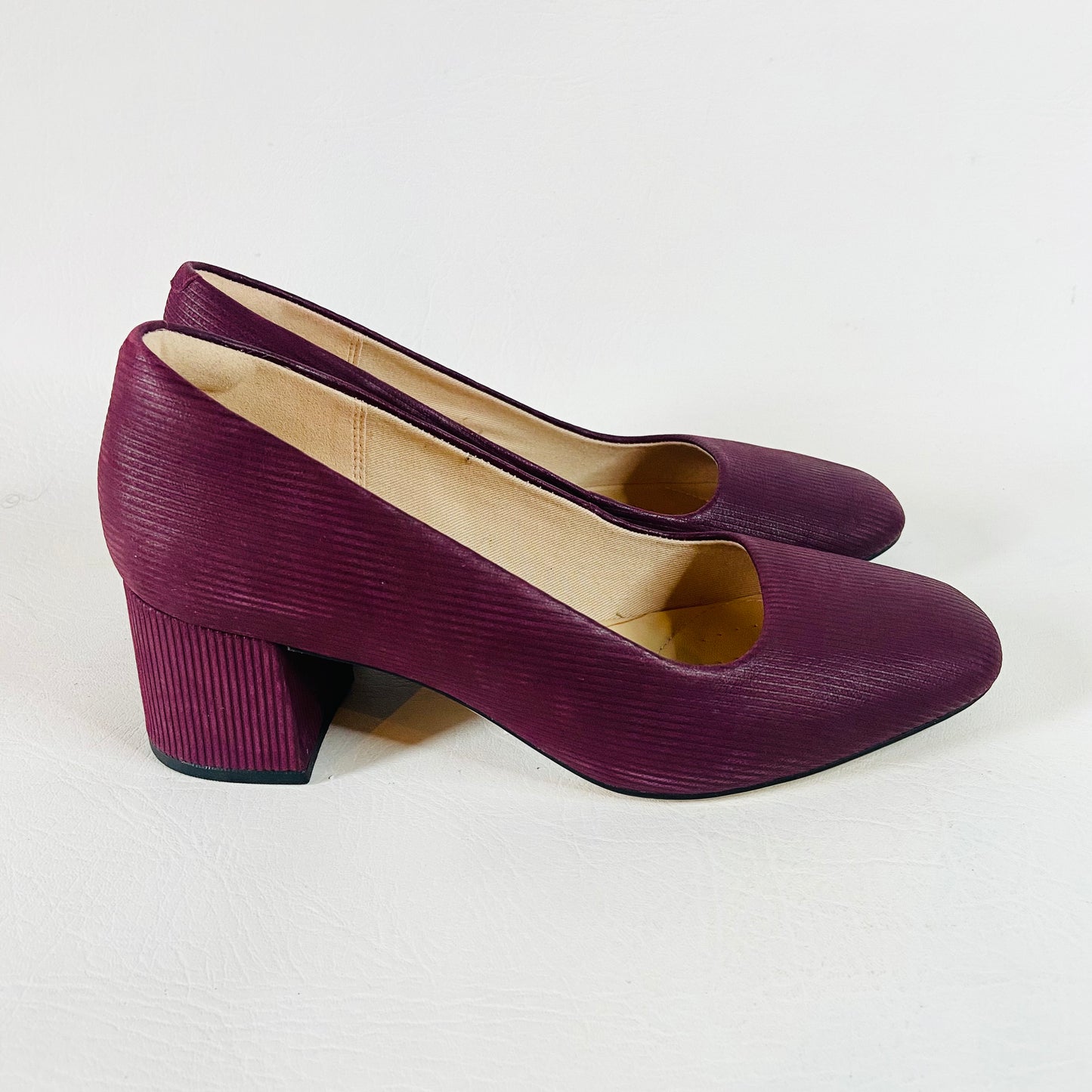 Clarks | Leather | Sheer Rose Burgundy Intrest | Court Shoes | Block Heel | Size 5D (38) | Like New