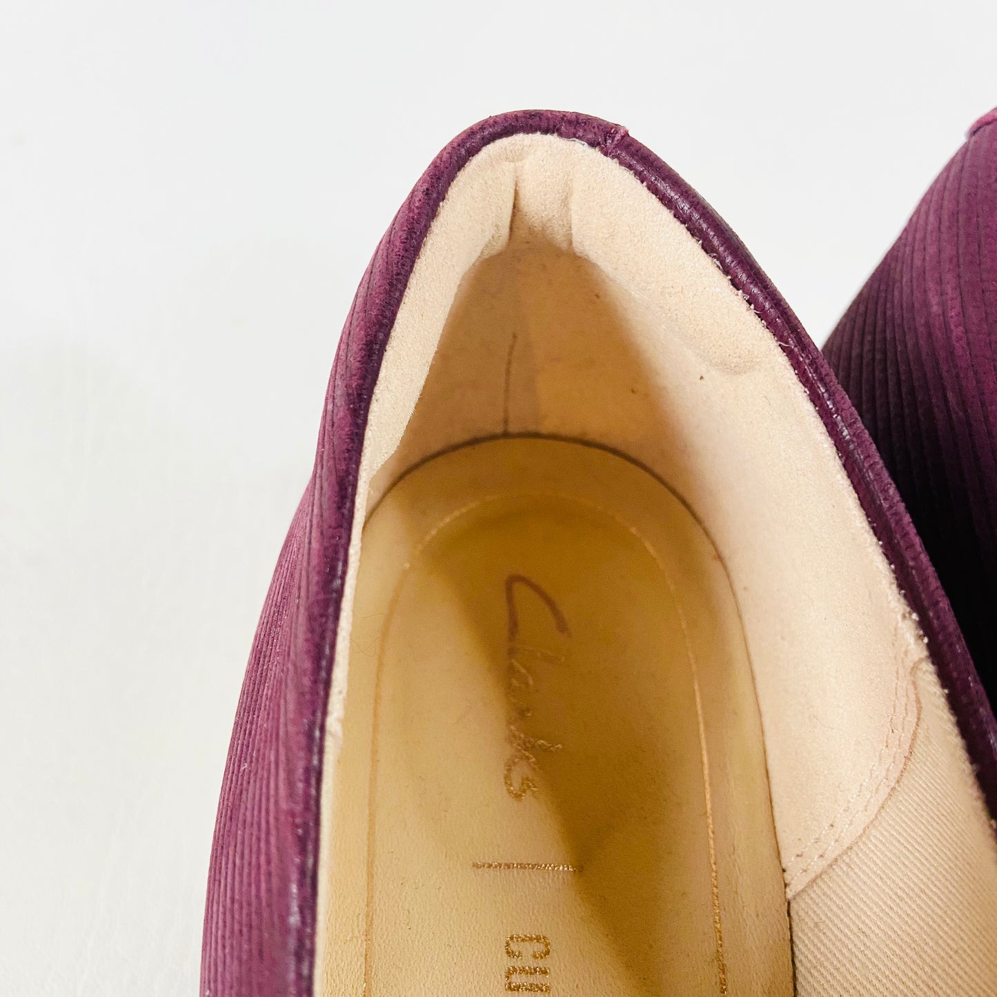 Clarks | Leather | Sheer Rose Burgundy Intrest | Court Shoes | Block Heel | Size 5D (38) | Like New