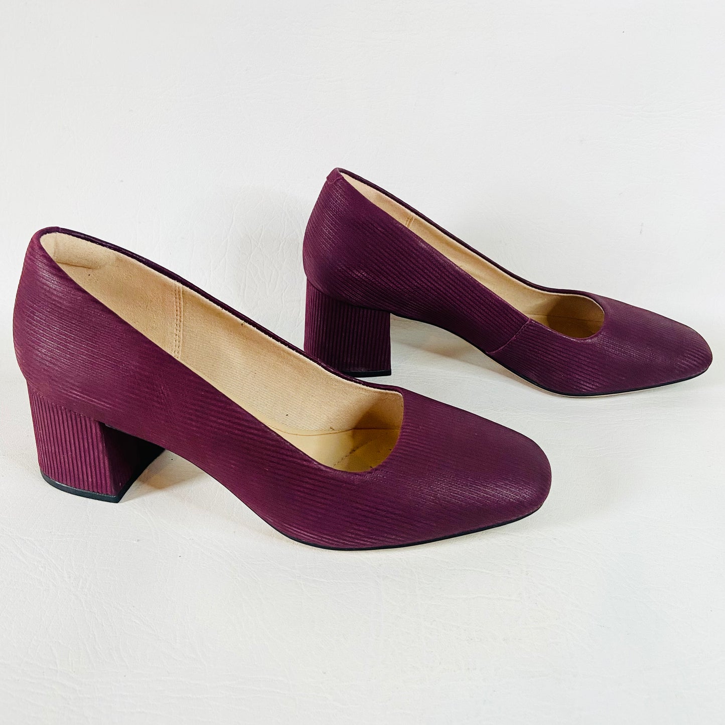 Clarks | Leather | Sheer Rose Burgundy Intrest | Court Shoes | Block Heel | Size 5D (38) | Like New