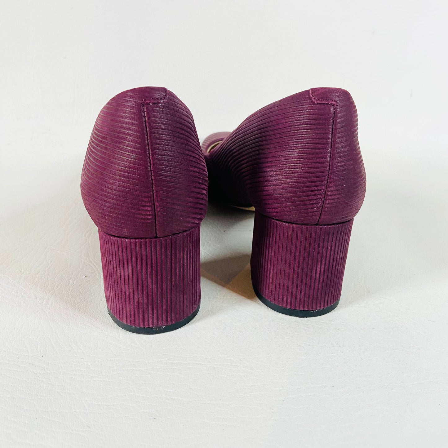 Clarks | Leather | Sheer Rose Burgundy Intrest | Court Shoes | Block Heel | Size 5D (38) | Like New